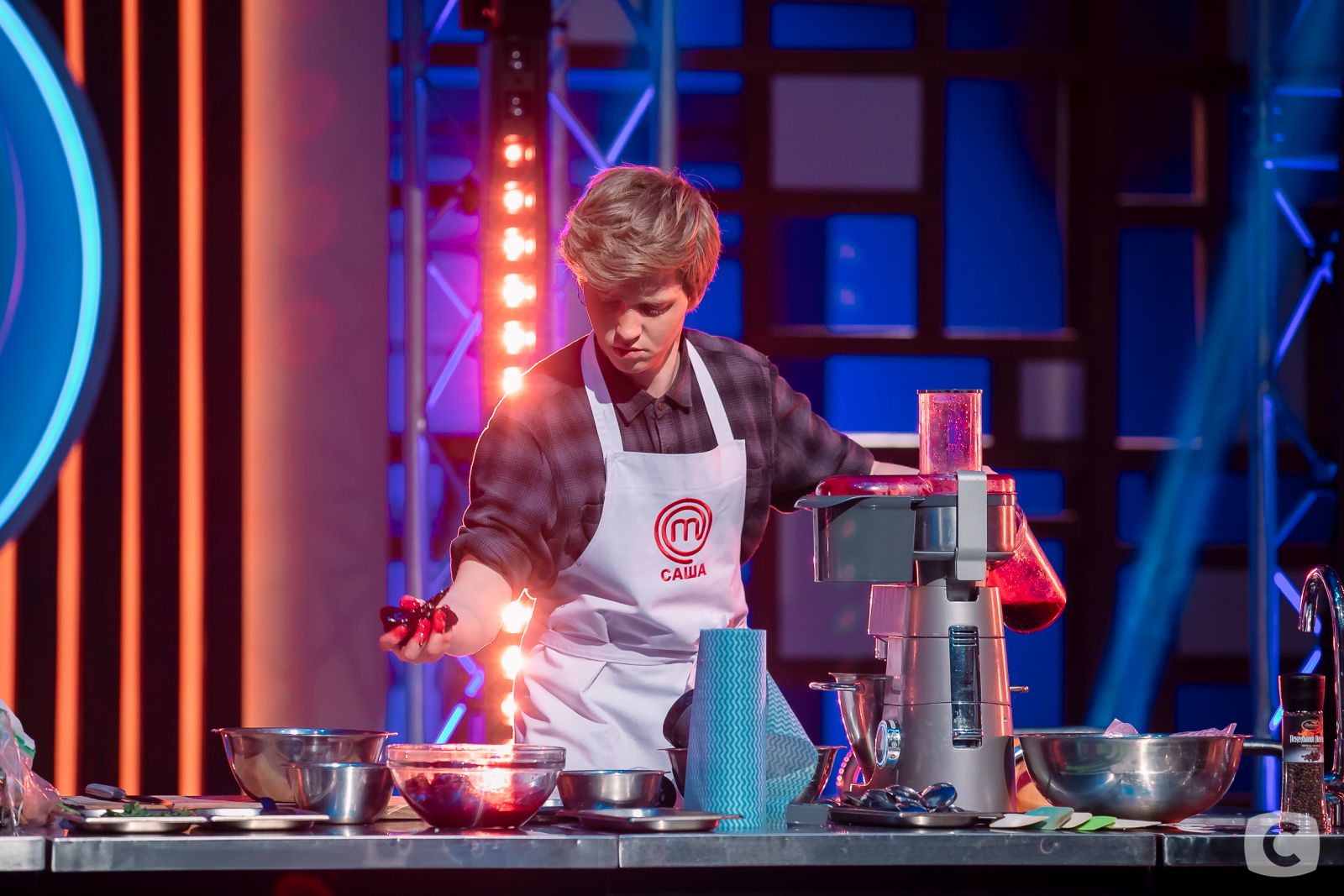 Ce a făcut câștigătorul MasterChef Ucraina cu banii obținuți: „Un mic sprijin pentru familia mea”