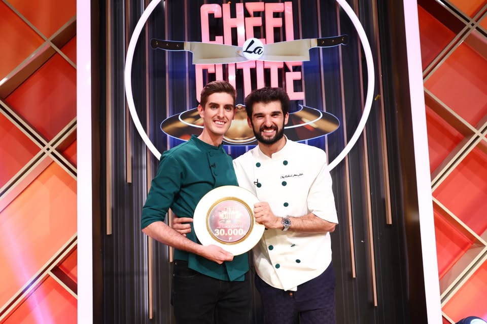 Luca Zvaleni a câștigat „Chefi la cuțite” 2025, sezonul 16. Concurentul lui Richard Abou Zaki a plecat acasă cu premiul de 30.000 de euro