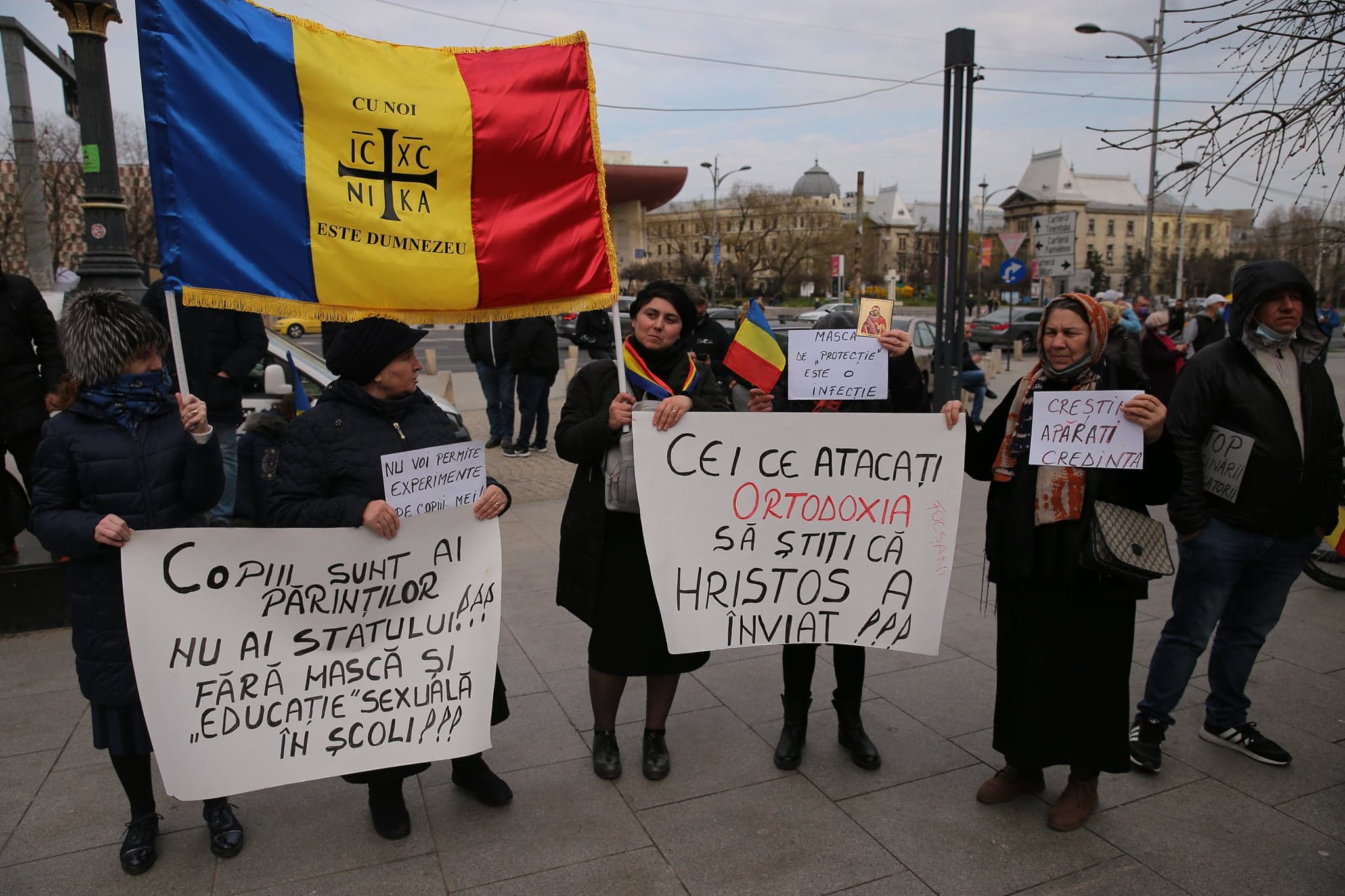 Noi proteste în București și Constanța. „Foamea ne scoate din casă”