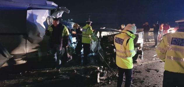 Accident grav pe şoseaua de centură a Iaşiului. Doi morți și un rănit, după o depășire