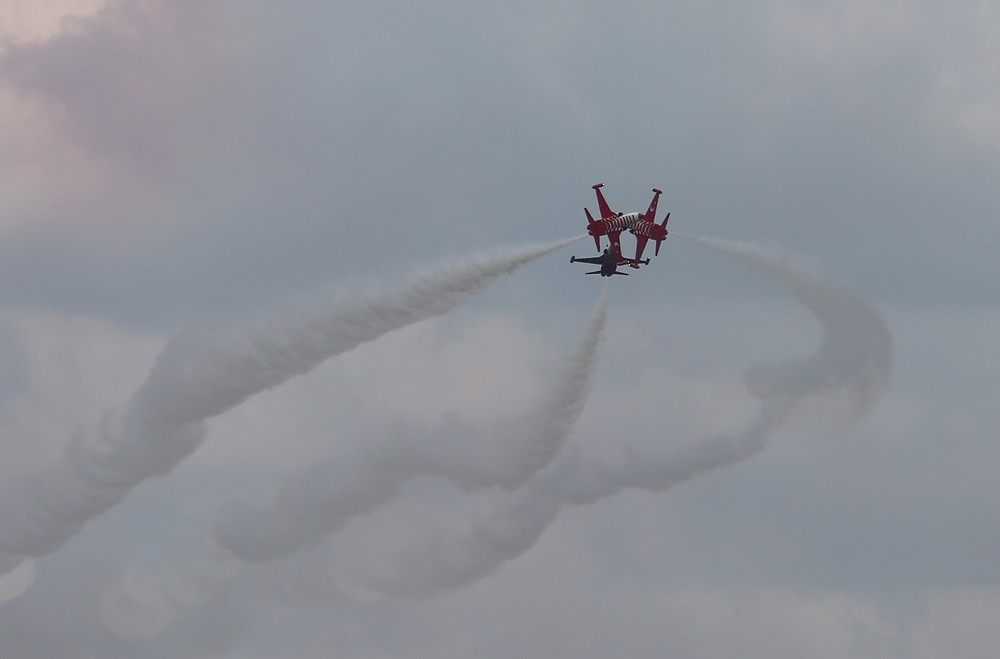 UPDATE. Programul BIAS 2018. Ce se întâmplă la show-ul aviatic cu 150 de aeronave şi peste 100 de piloţi şi paraşutişti din 13 ţări / FOTO&VIDEO