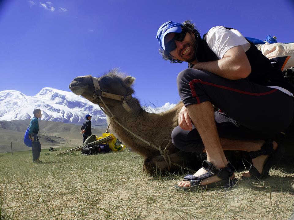 Premieră pentru România: au urcat pe schiuri Muztagh Ata (7.546 m), din Tibet! ”Am ales Muztagh Ata, pentru că din România nu a mai urcat nimeni pe el. Visul s-a conturat după o propunere venită cu un an în urmă”