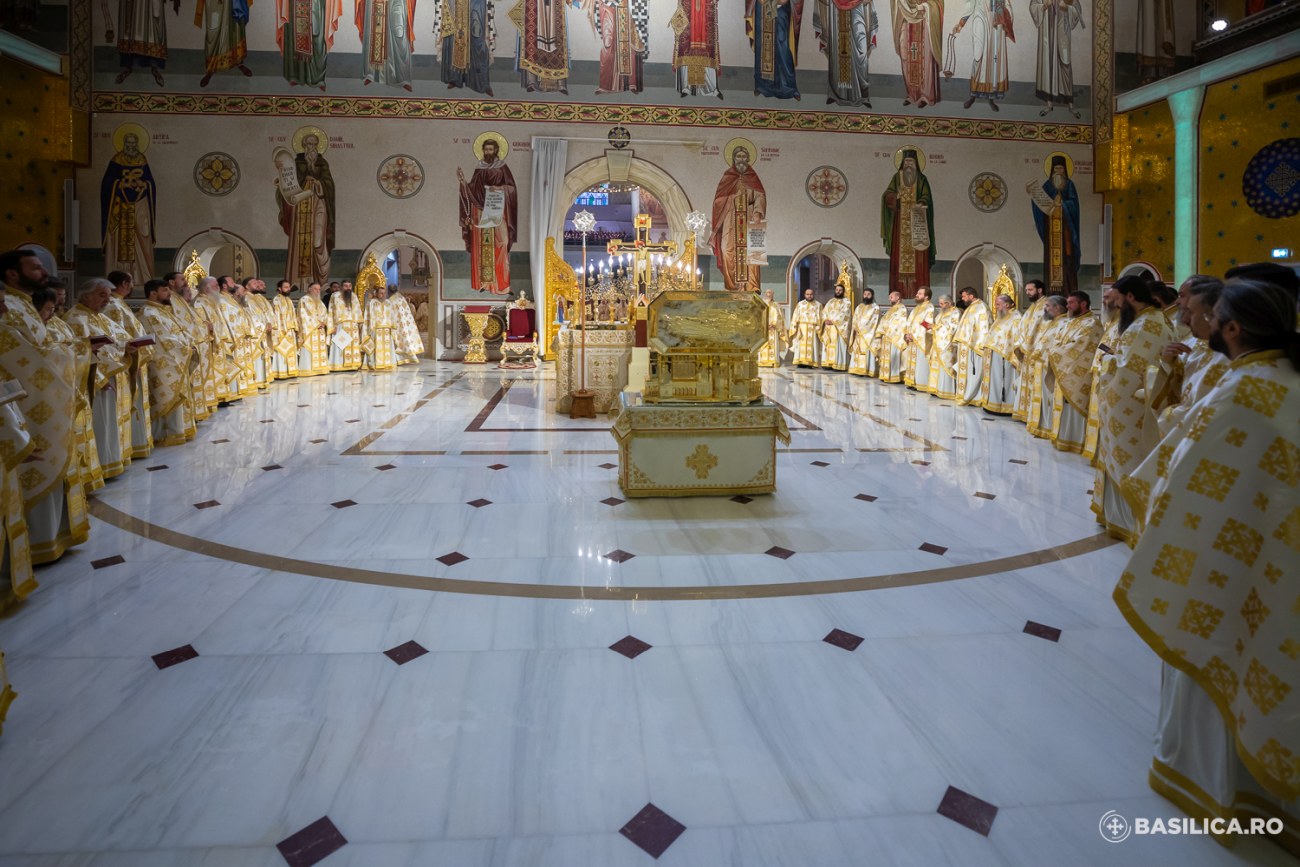 Cum arată Catedrala Mântuirii Neamului în interior. Imagini transmise de Biserica Ortodoxă, pentru că presa a fost interzisă
