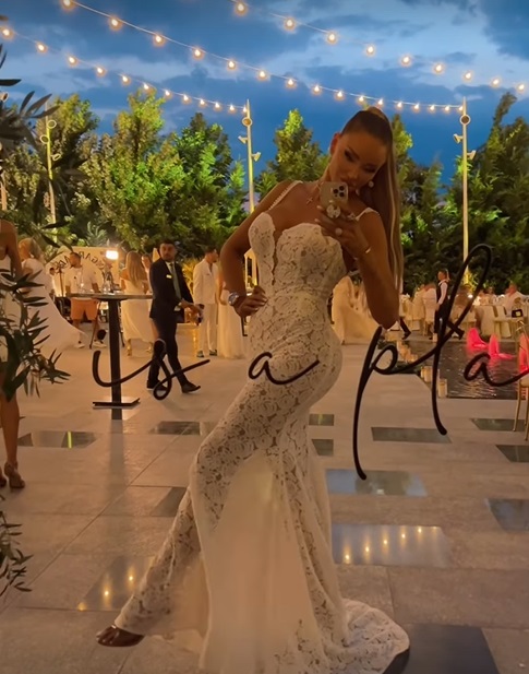 Cum au apărut Bianca Drăgușanu și Gabi Bădălău la nunta atipică a Mariei Constantin. Ea a schimbat două rochii