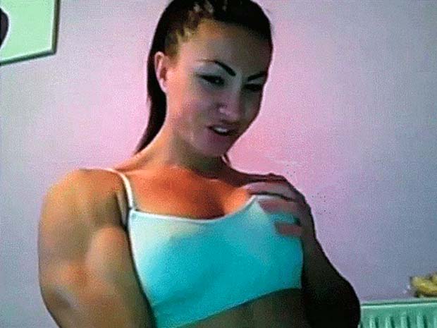 Sportivă medaliată cu aur, reprofilată pe videochat. Au aruncat două sacoșe cu vibratoare pe geam. Imagini incredibile
