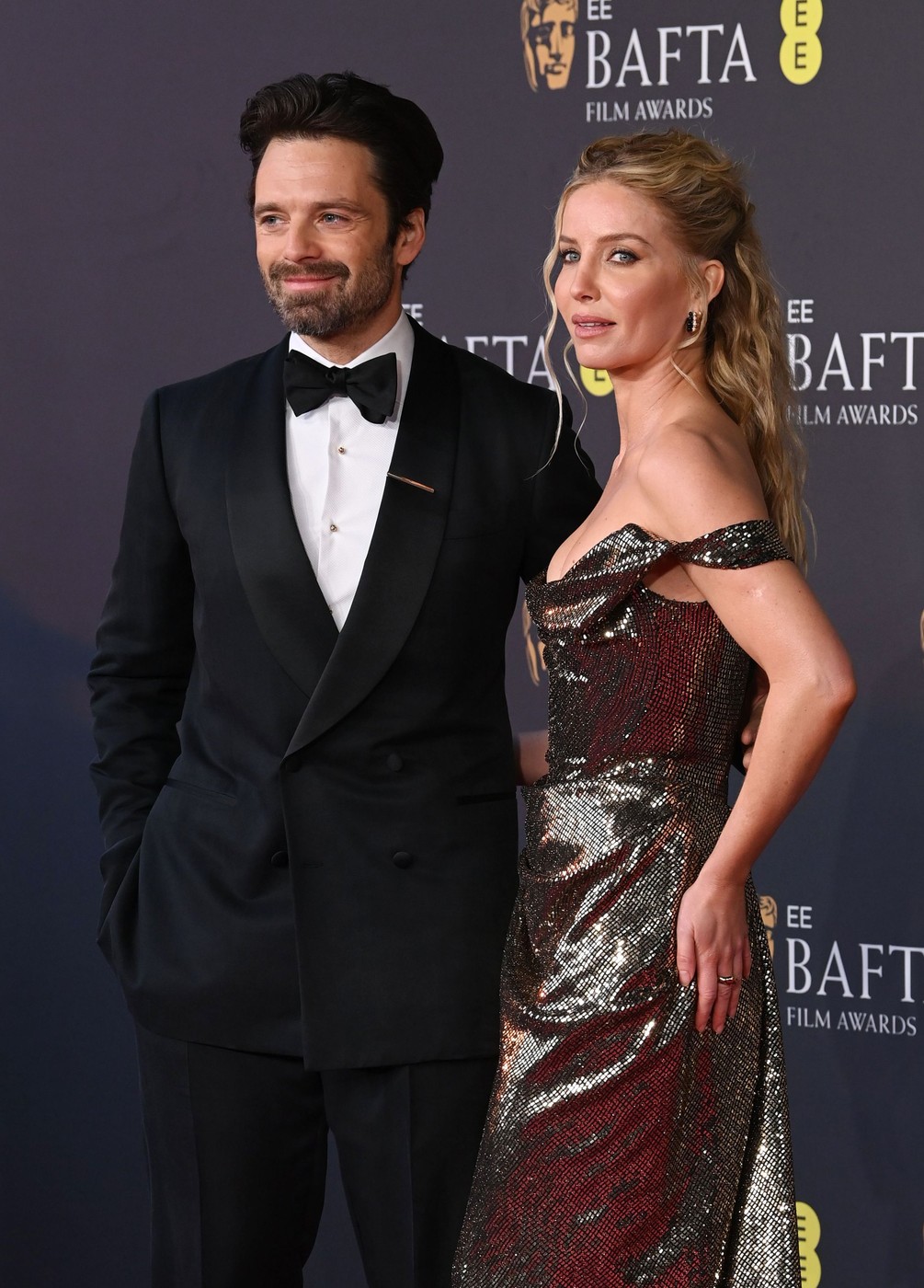 Sebastian Stan a devenit tată. Annabelle Wallis a adus pe lume primul lor copil