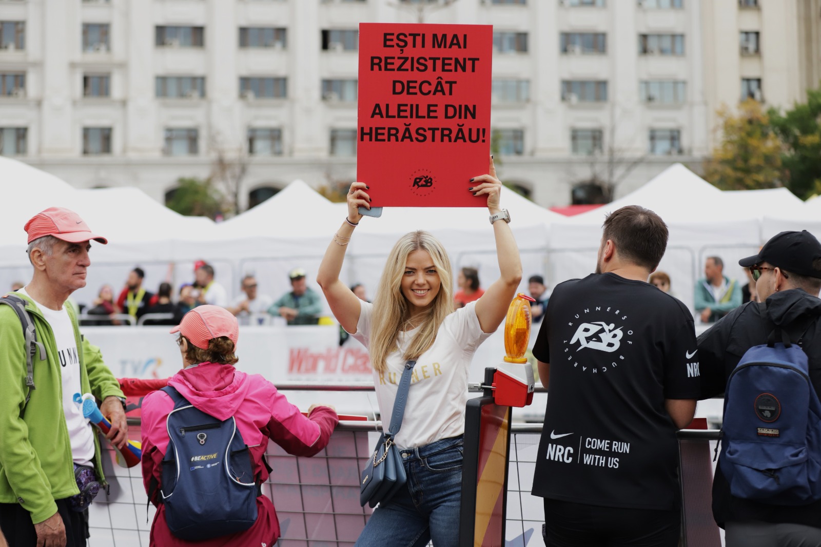 Maratonul București 2025 a adus împreună 12.000 de alergători din peste 50 de țări. Un tânăr atlet a doborât recordul național