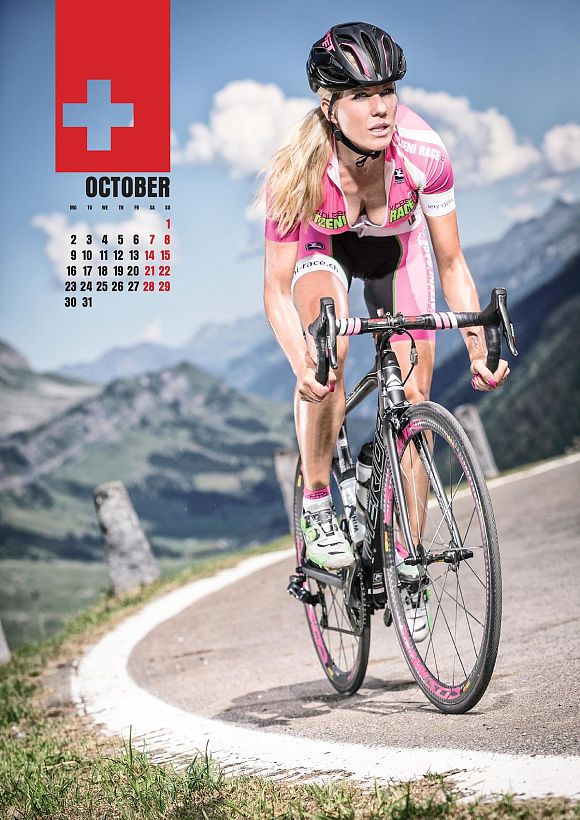 FOTO | Șa pe ele! A apărut calendarul pe 2019 cu cicliste sexy