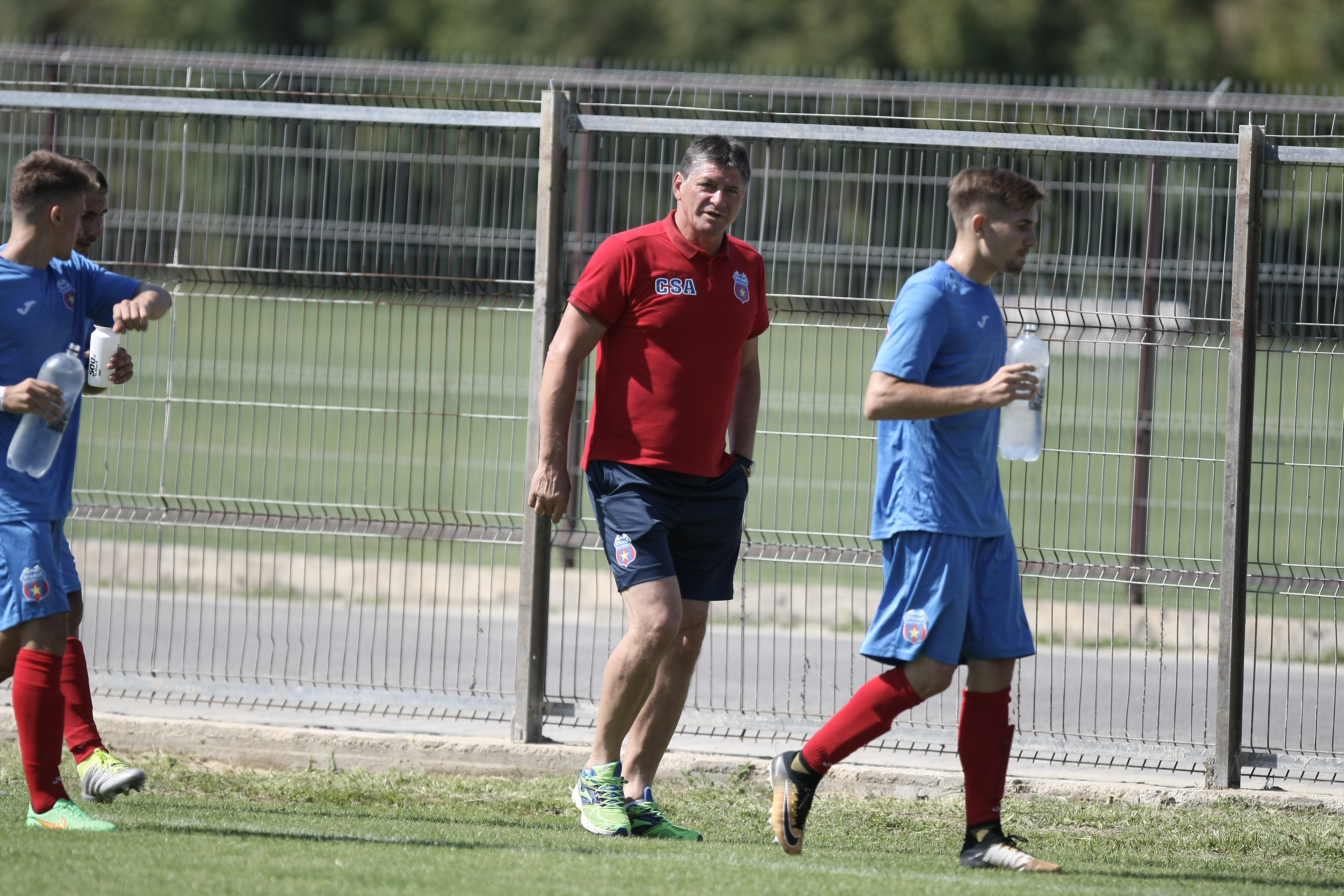CSA Steaua a jucat sâmbătă un amical cu Unirea Izvoarele. Peste 800 de oameni, la meci. Scor de ”maidan” / FOTO