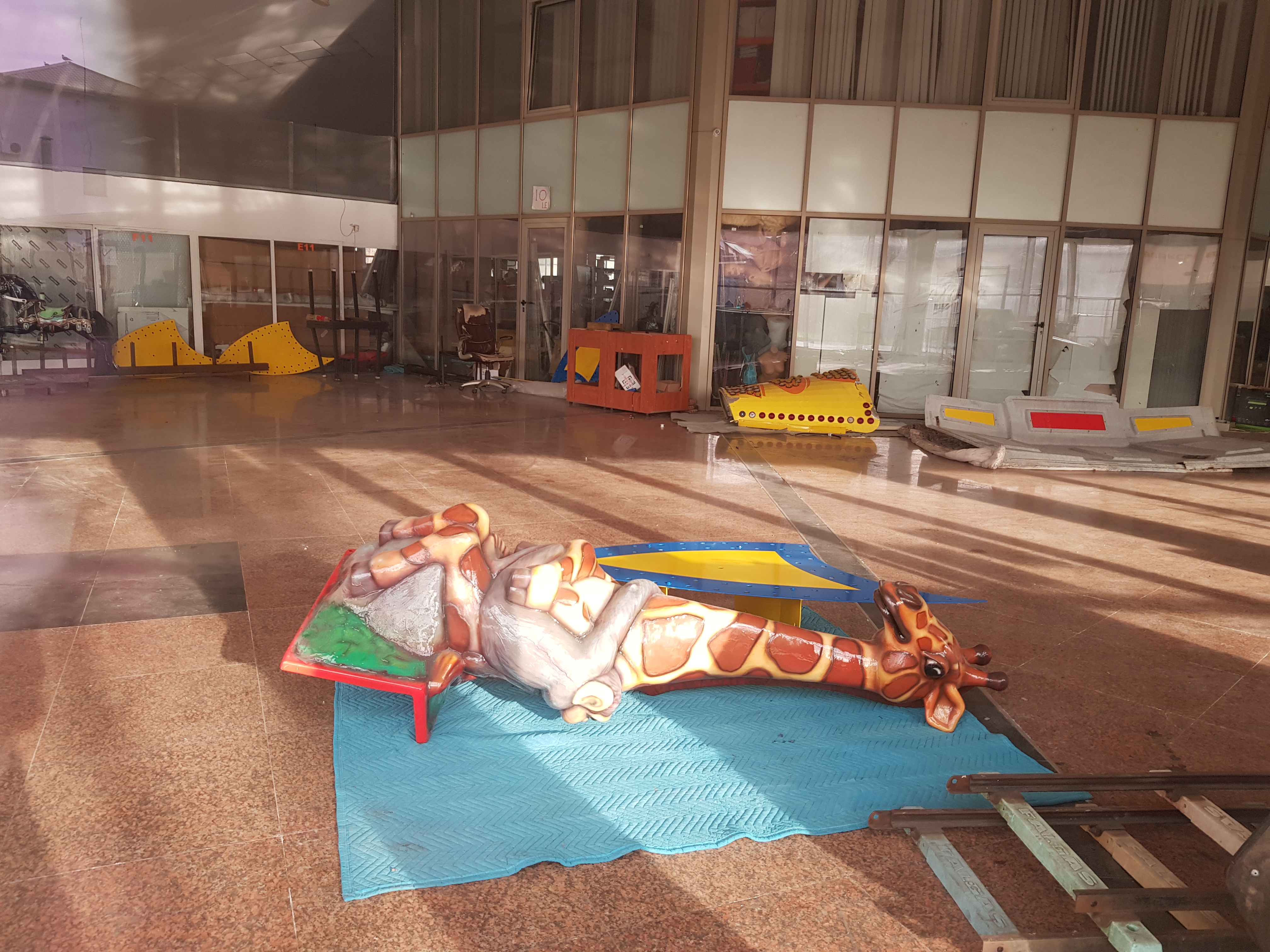 FOTOREPORTAJ Cum arată stațiunea Mamaia iarna: marea liniștii și plaja pescărușilor