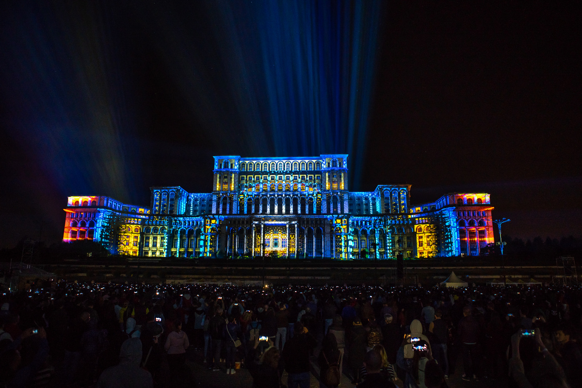 iMapp Bucharest 2021, evenimentul care luminează sâmbătă Palatul Parlamentului. Care e programul
