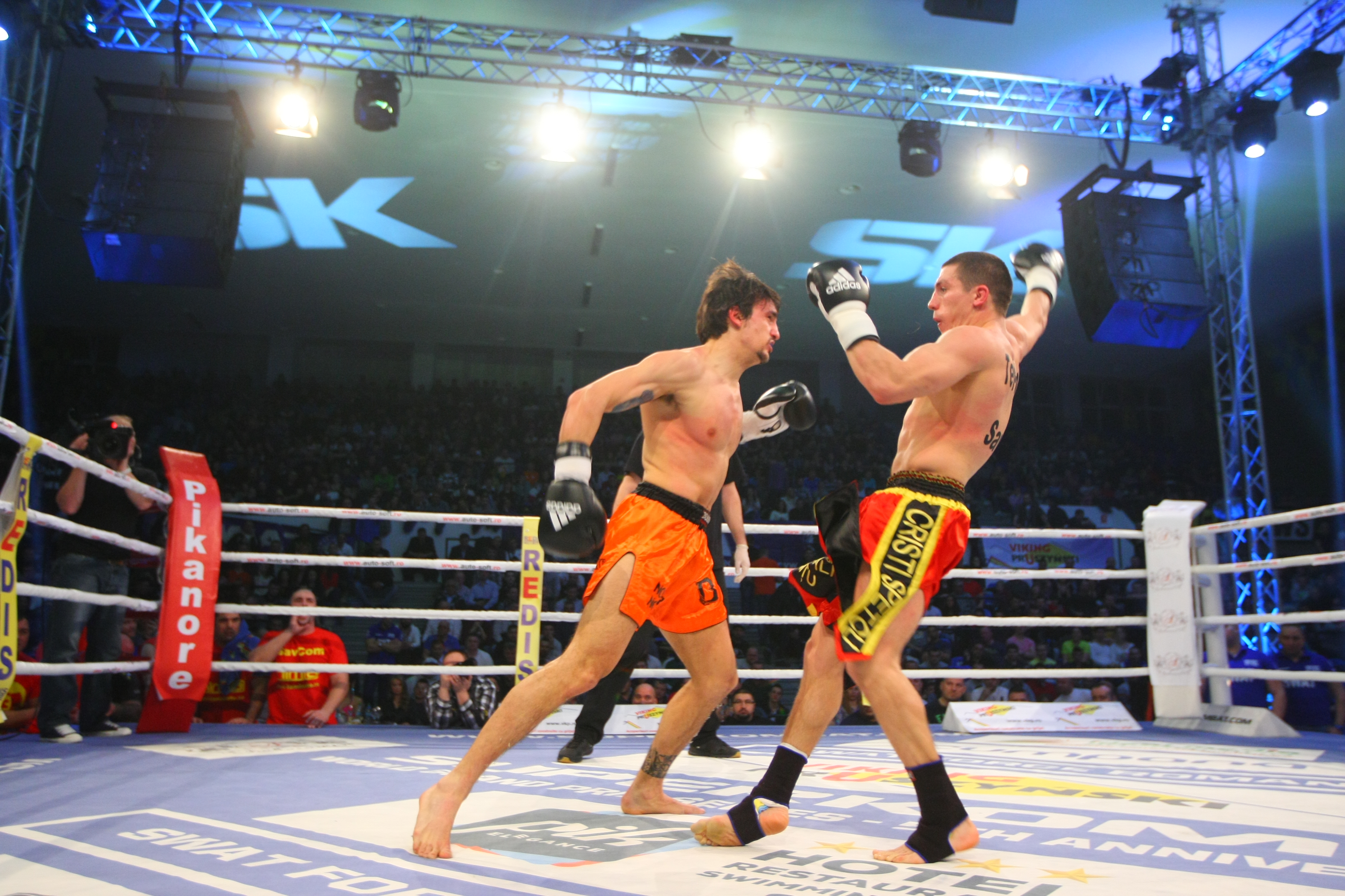 Meciul în urma căruia Amansio Paraschiv a devenit campion mondial Superkombat New Heroes! VIDEO& FOTO