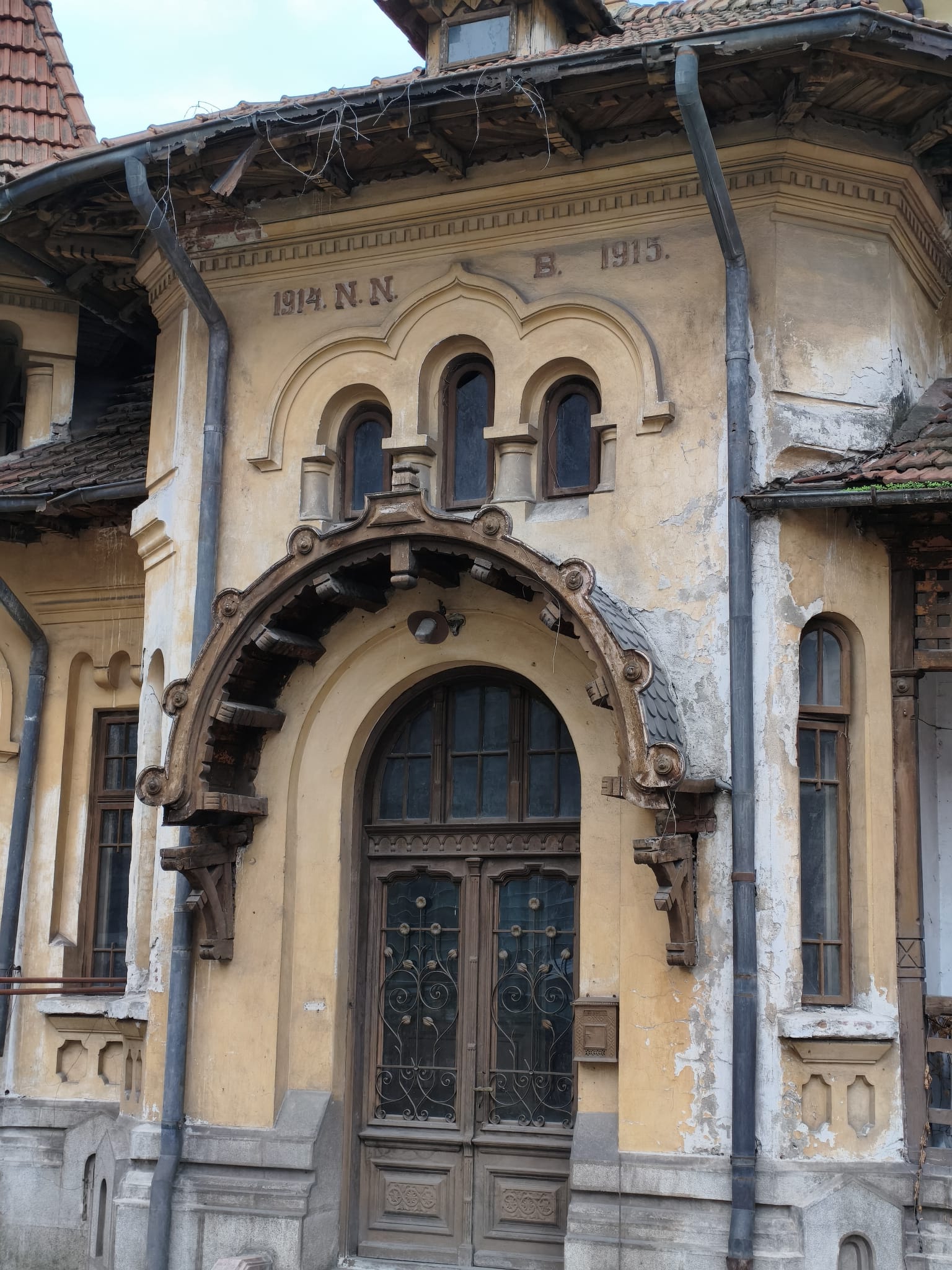Povestea casei din România unde a stat împăratul Wilhelm al II-lea al Germaniei. Se află în centrul orașului Pitești