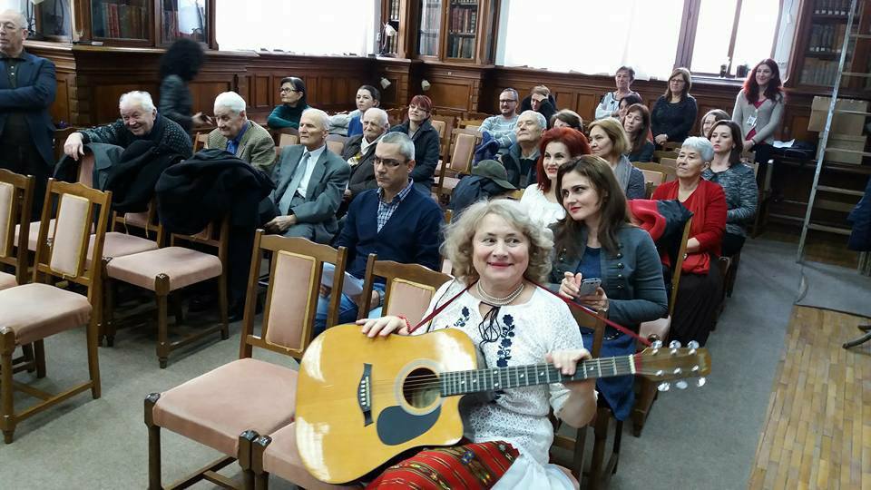 REPORTAJ/ S-au apucat de teatru abia la vârsta a treia. ”Cutezătorii”, trupa pensionarilor din Craiova