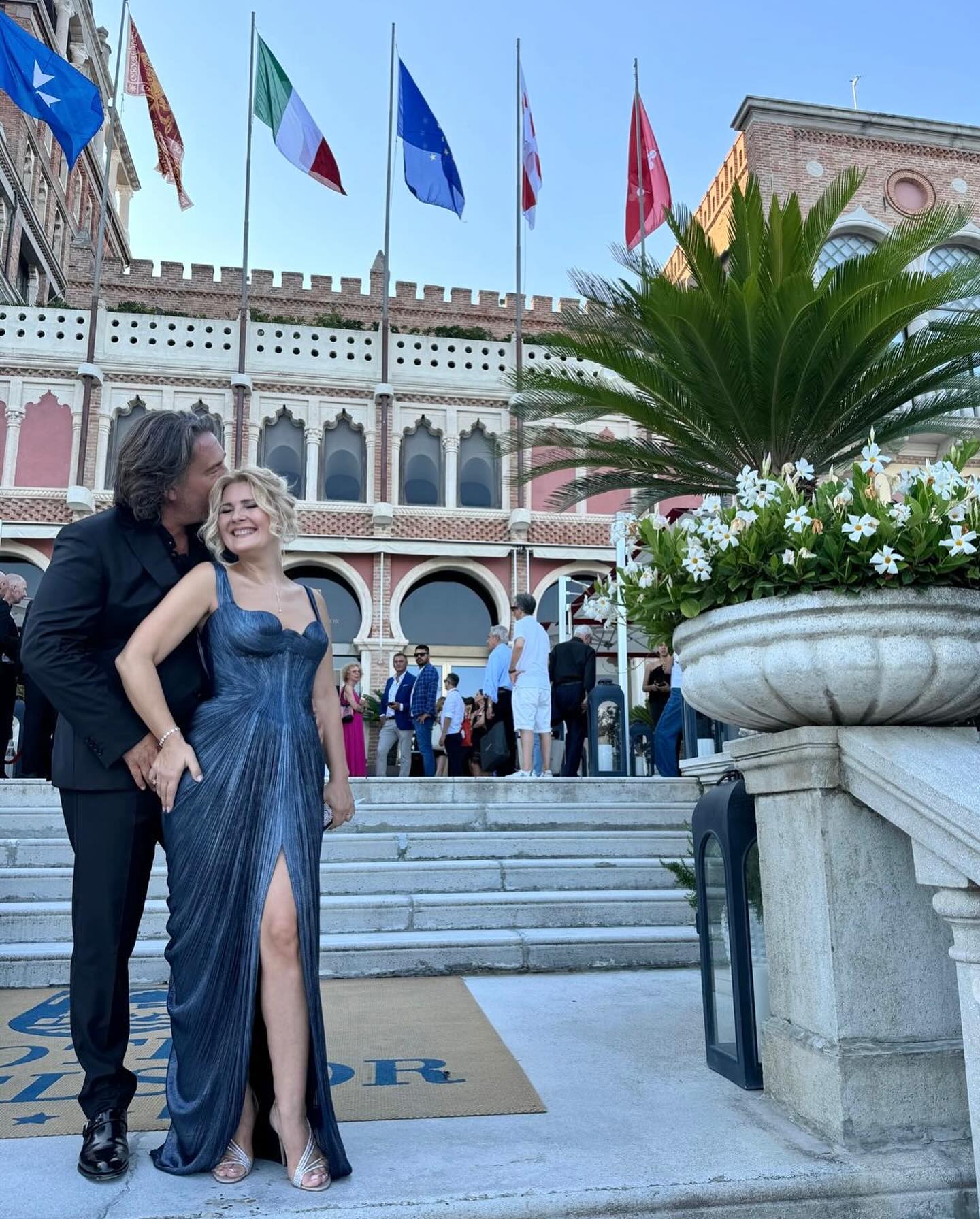 Alessandra Stoicescu, de mână cu Cate Blanchett la Festivalul de Film de la Veneția. Actrița a vorbit cu prezentatoarea: „Mulțumesc pentru magie”