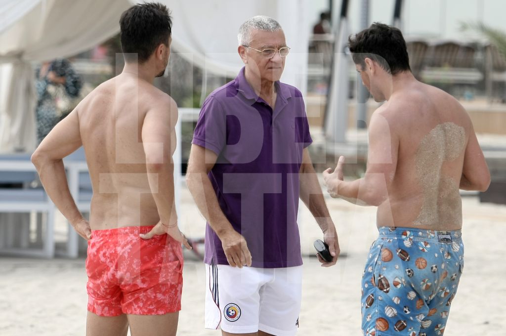 ”Nașul” și-a etalat pe Litoral fizicul de fotbalist! Sandu păstrează pe corp urmele luptei chinuitoare contra cancerului | FOTO