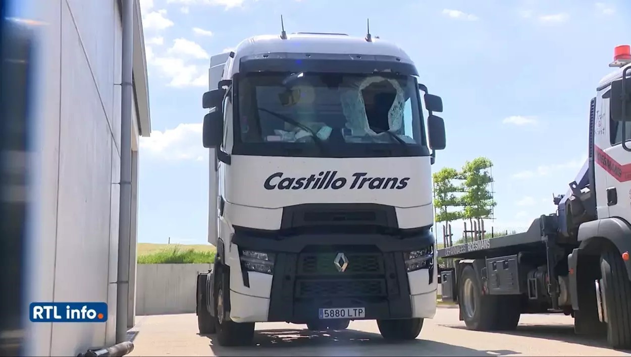 Reconstituirea oficială a uciderii unui șofer român de TIR, în Belgia, de către mai mulți adolescenți, în timp ce conducea pe autostradă
