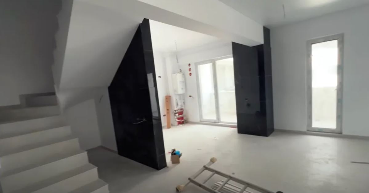 Imagini cu apartamentul în care Jador locuiește. Concurentul de la „Survivor All Stars” a plătit o avere pe locuința sa