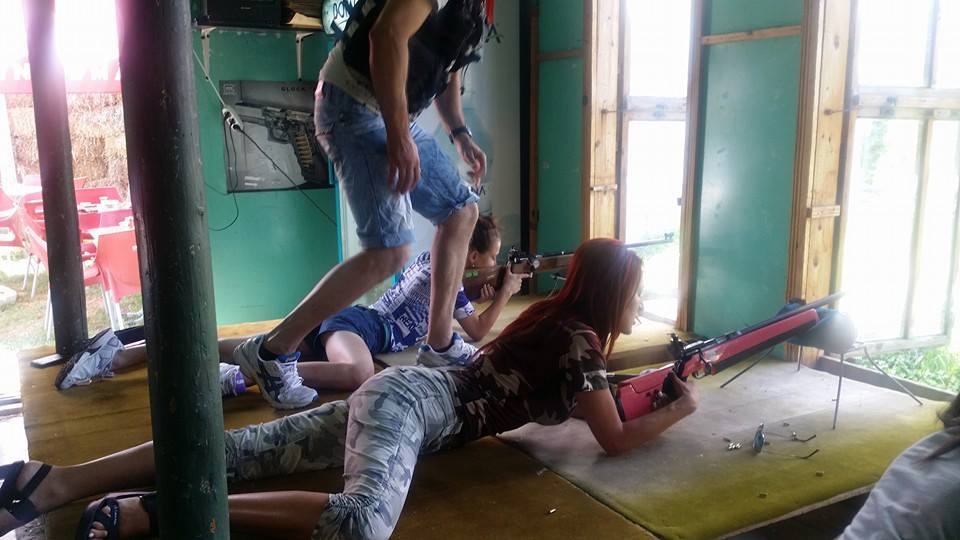 Surpriză pentru Becali. O ”sexy-senatoare” ^i s-a alăturat în războiul cu armata: ”Nu îngropați Steaua! E începutul sfârșitului”