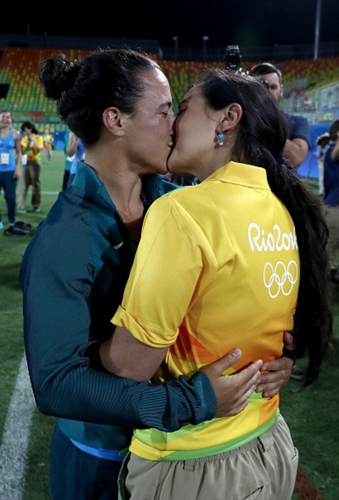 Jocurile Olimpice. O rugbistă braziliană a fost cerută în căsătorie de o voluntară / GALERIE FOTO & VIDEO
