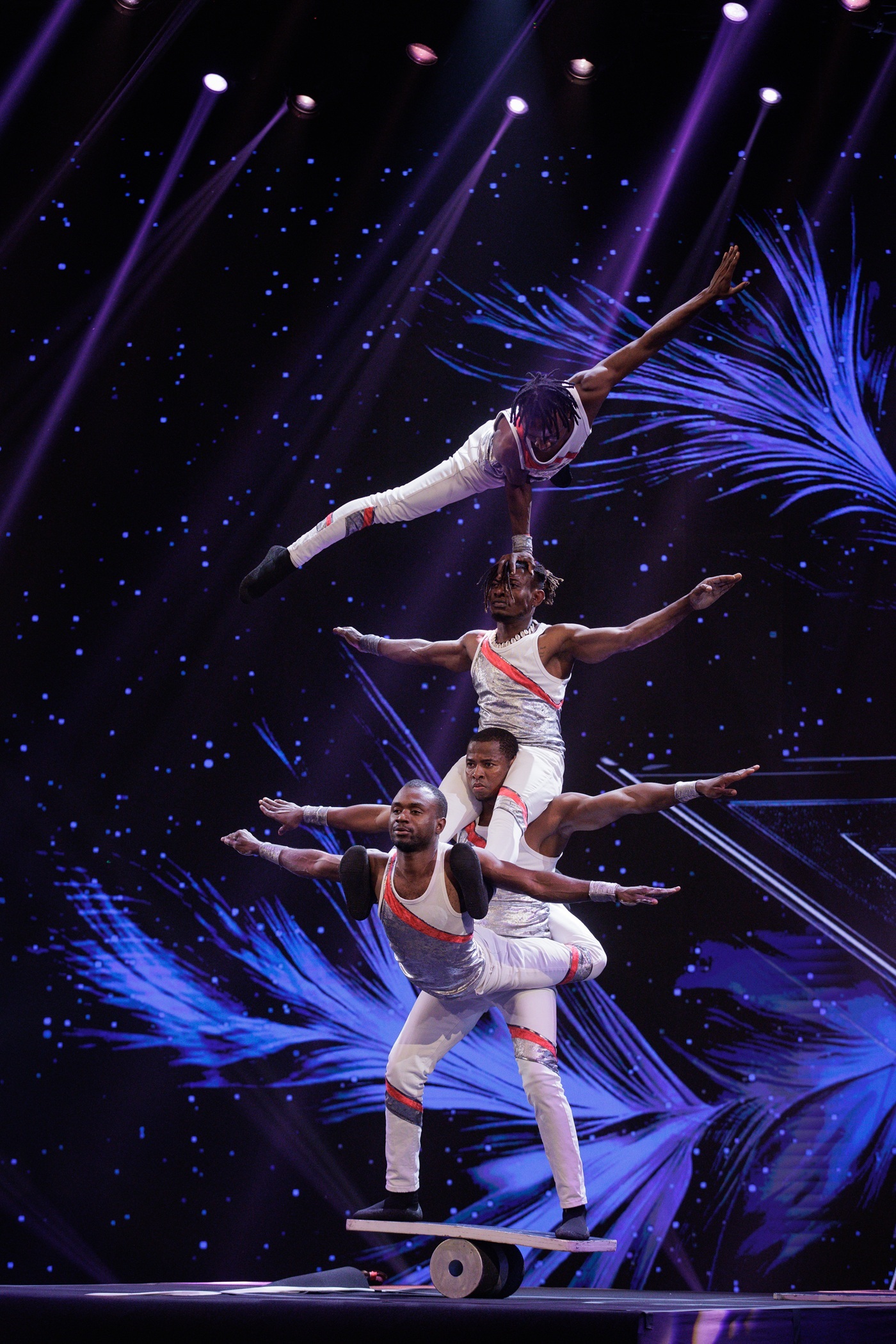 Trupa de acrobație Hakuna Matata din Tanzania a luat Golden Buzz la „Românii au talent” 2025. „Ce ați făcut voi e de domeniul imposibilului”