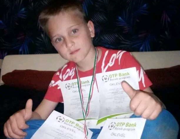 Sírva kértek bocsánatot a támadó lányok családjai Adrián szüleitől: kivették a lépét az iskolában összerugdosott 10 éves kisdiáknak