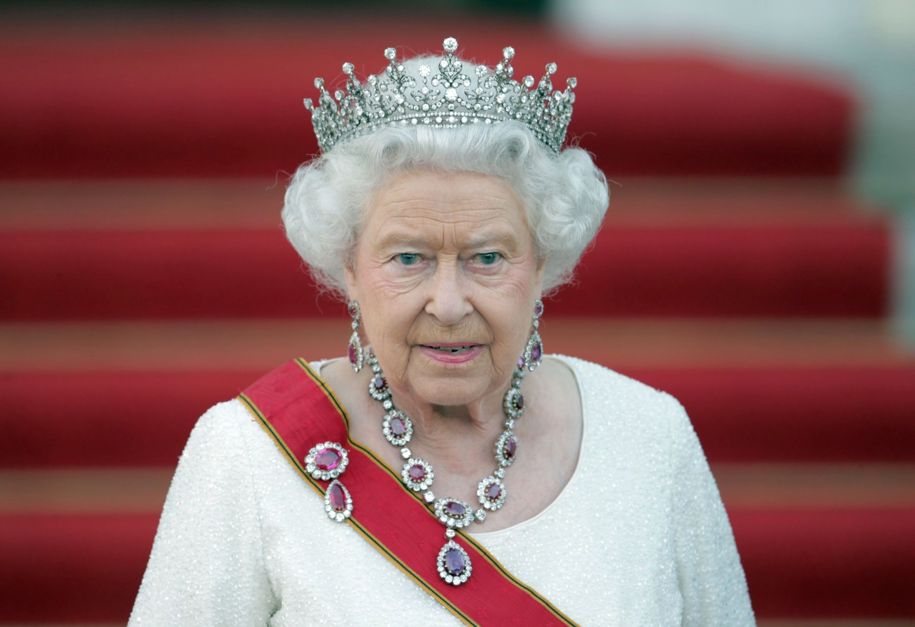 Ce a făcut prințul Harry timp de 10 minute în fața reginei Elisabeta înainte de nunta cu Meghan Markle