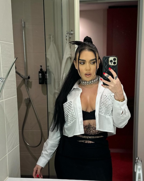 Oana Radu i-a cerut mamei sale să vândă casa pentru a-și tăia stomacul: „M-am îngrășat 10 kilograme de când m-am despărțit”
