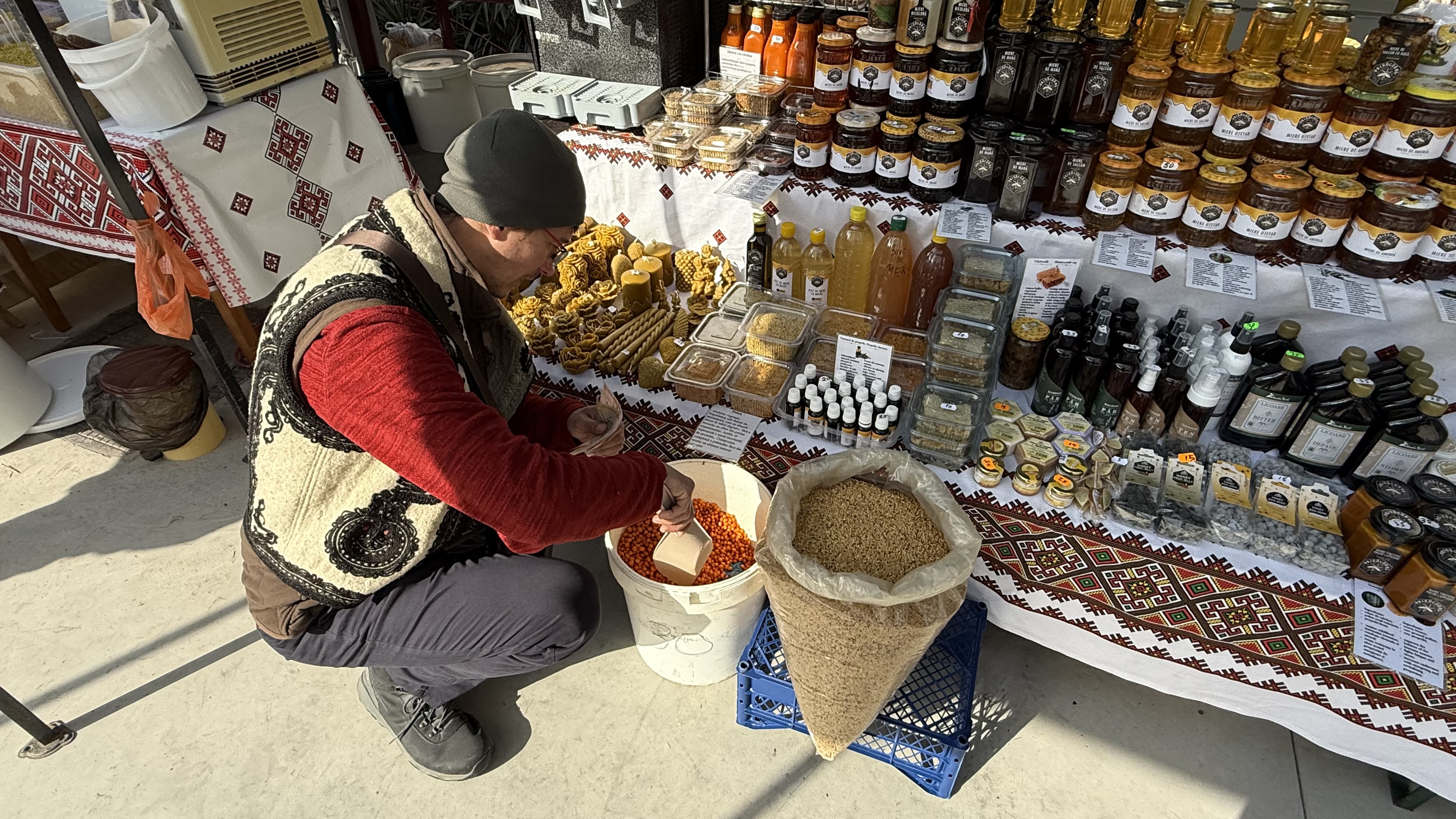 „Băutura dacilor de pe vremea lui Burebista” se vinde în București! Poveștile oamenilor din spatele mierii