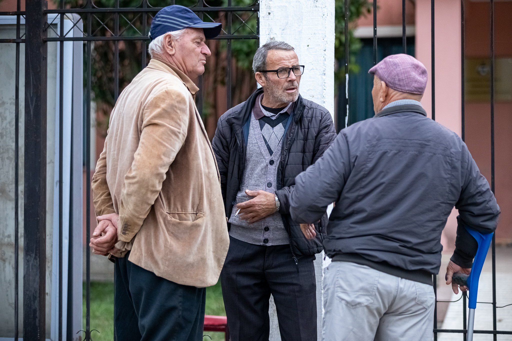 Thumanë, satul din Albania care va fi ras de pe fața pământului. Autoritățile au decis să dărâme toate clădirile rămase în picioare după cutremur