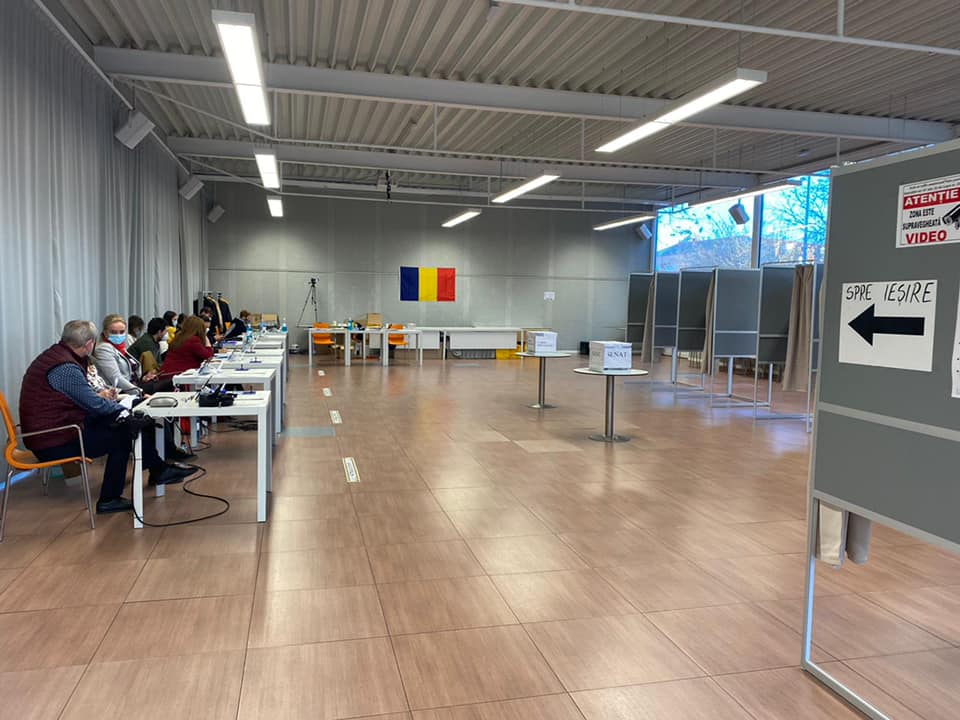 Vot pe versuri de colind în Spania. Membrii secției de votare din Gijon cheamă diaspora la alegeri cu „Leru-i ler”
