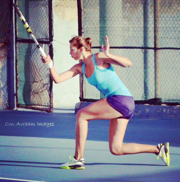Un mare talent al tenisului tricolor se stinge în Cipru: ”Caut sponsor, pentru a-mi realiza visul!”. Raluca Șerban a intrat pe mâna antrenorului care l-a făcut mare pe Baghdatis. Sportiva este valoroasă, dar și frumoasă / GALERIE FOTO
