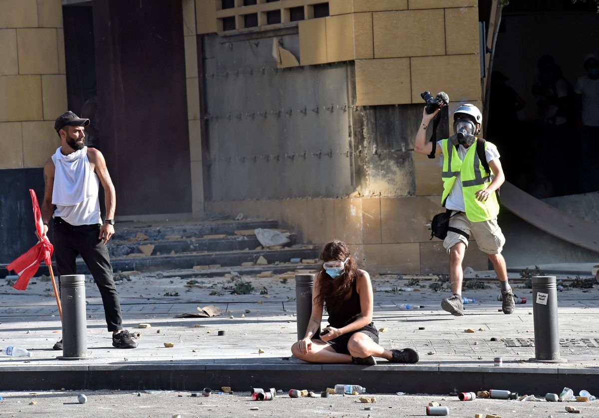 Proteste violente în Beirut | Manifestanții au ocupat mai multe ministere. Peste 200 de persoane au fost rănite, iar un polițist a fost ucis