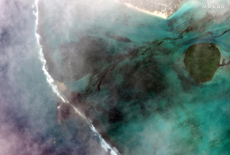 Paradisul din Mauritius, amenințat de un dezastru. Mii de tone de petrol ar putea să se scurgă în Ocean