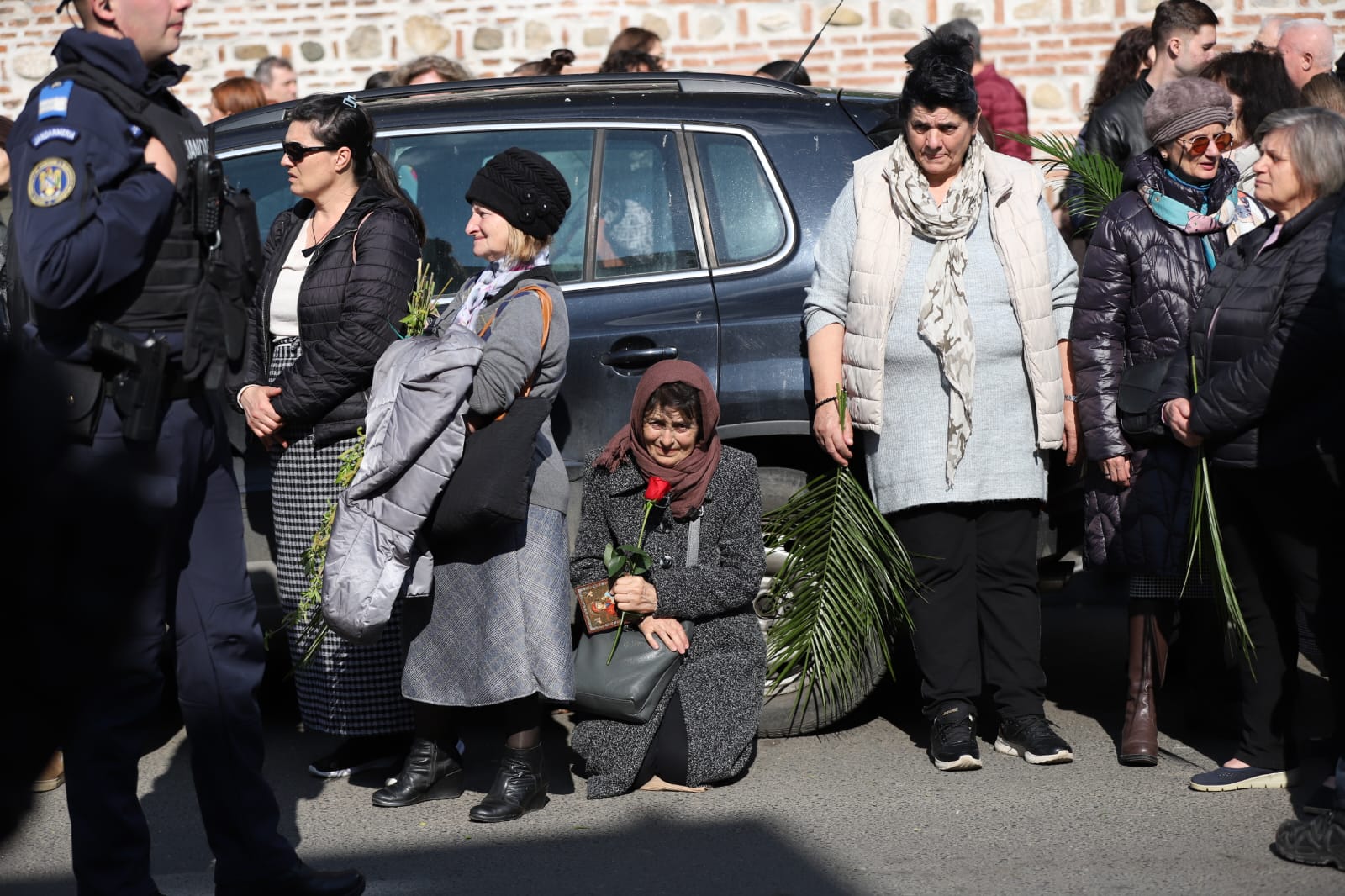 Pelerinaj de Florii, în București: sute de credincioși și preoți participă la procesiune. Cristian Popescu Piedone și fiul său au fost și ei prezenți