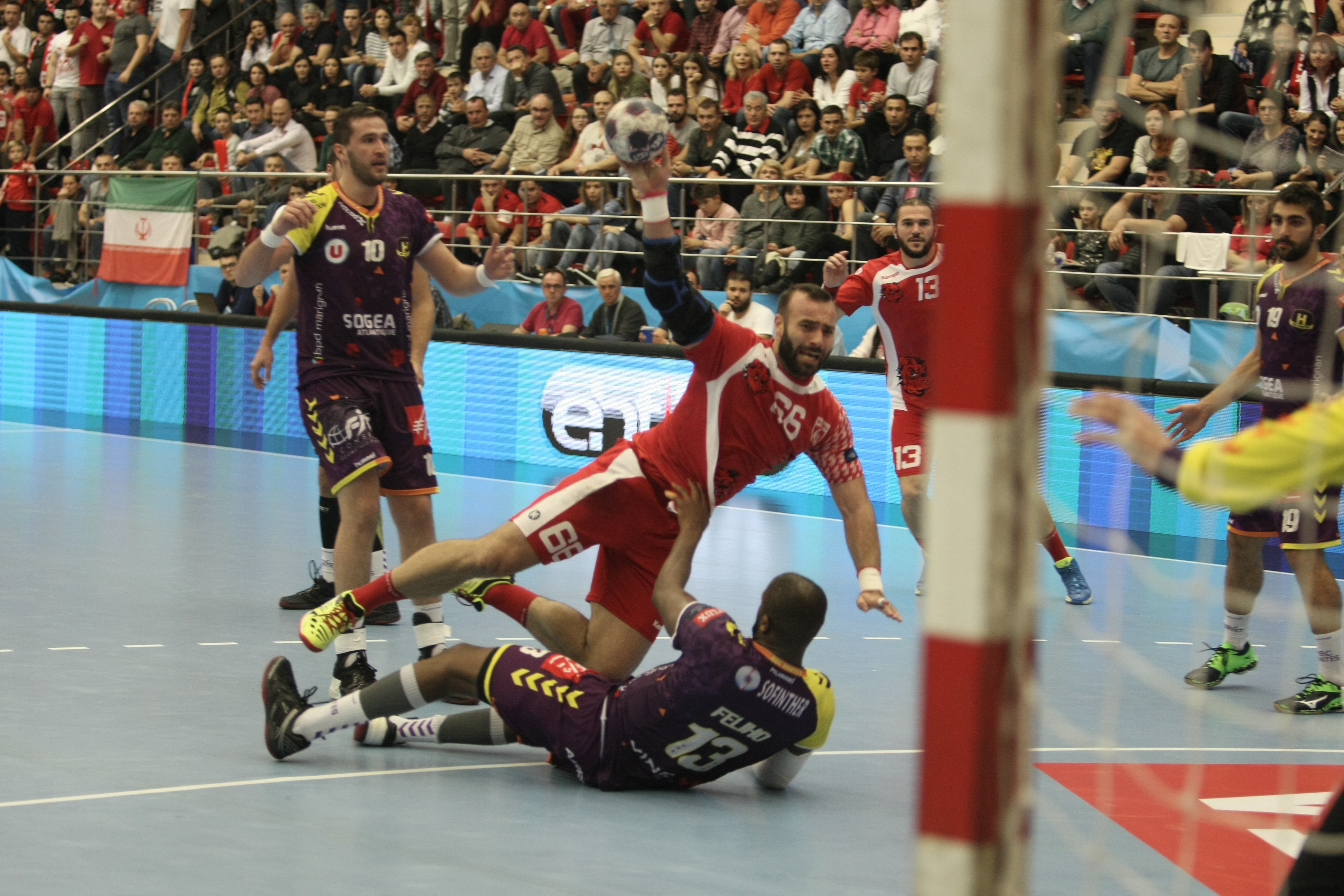 Dinamo a pierdut dramatic cu Nantes, în Liga Campionilor la handbal / GALERIE FOTO