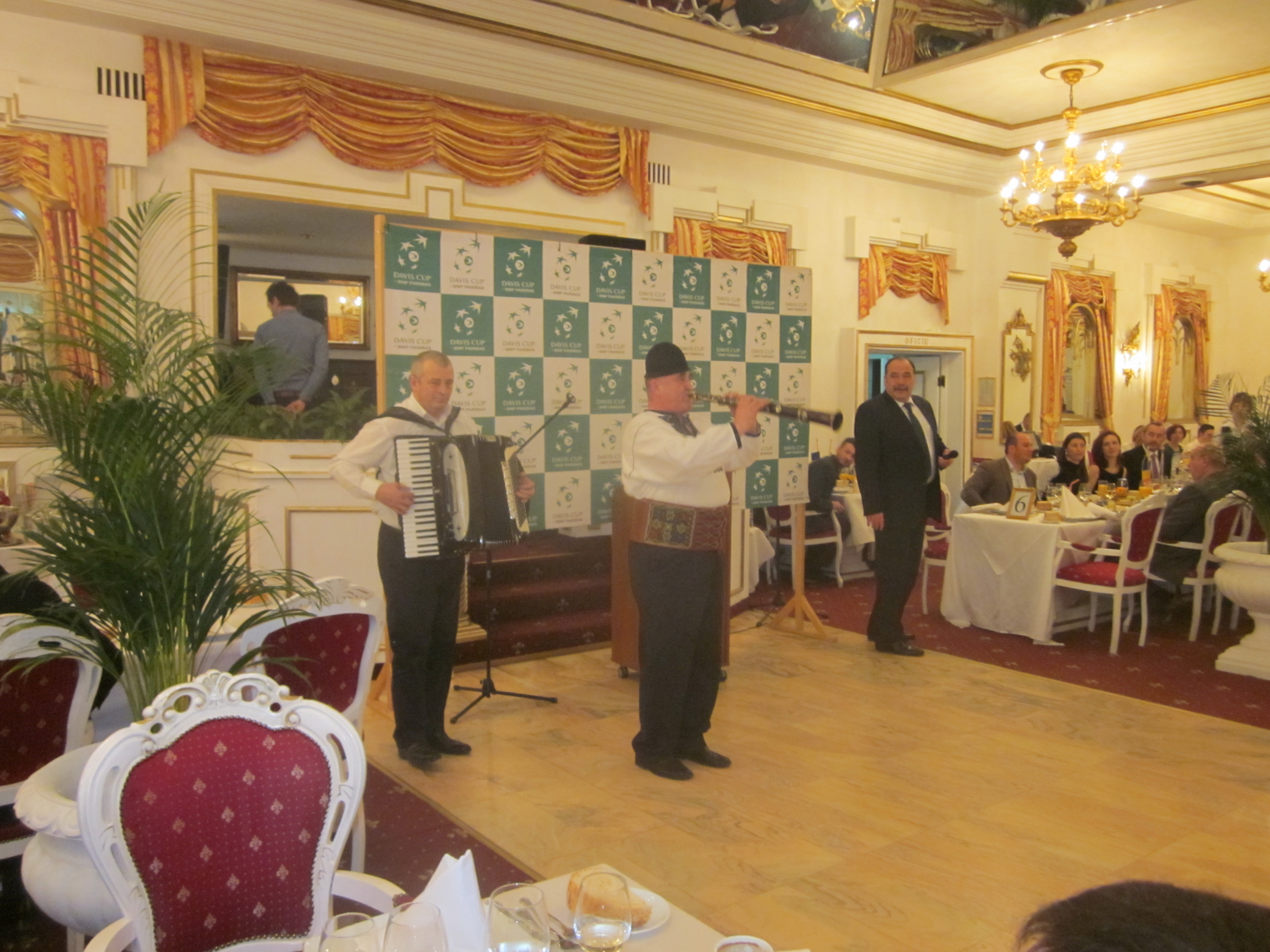 Israelienii au fost prinși în mreje de către frumoasele României! FOTO