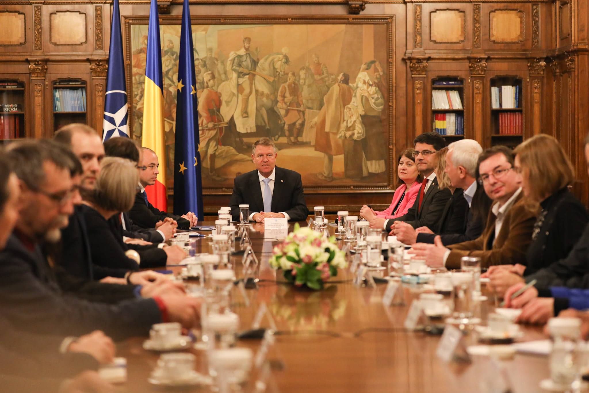 UPDATE | Klaus Iohannis e decis în privinţa referendumului pe Justiţie. Întrebarea va fi una simplă, şeful statului îşi asumă riscul invalidării scrutinului