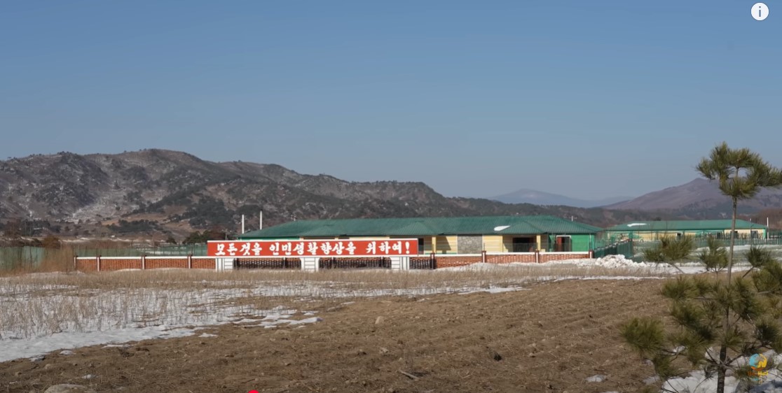 Ce au descoperit vloggerii „HaiHui în Doi” în Coreea de Nord. Experiența pe care au avut-o în țara condusă de Kim Jong Un: „Ne înregistrau cu telefoanele pe ascuns”