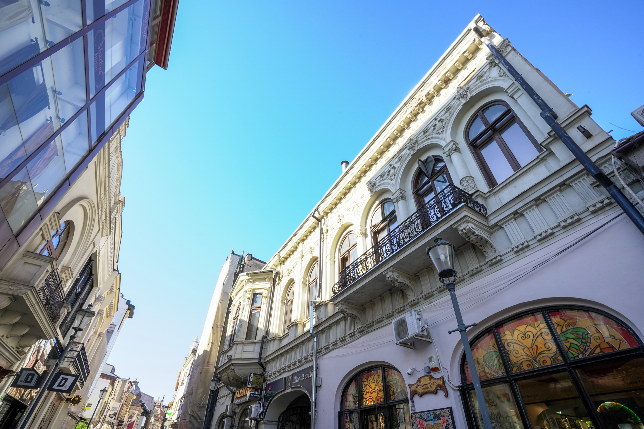 Hanul cu Tei, la vânzare pentru 1,6 milioane de euro. Cum arată clădirea-simbol din Centrul Vechi al Bucureștiului - FOTO