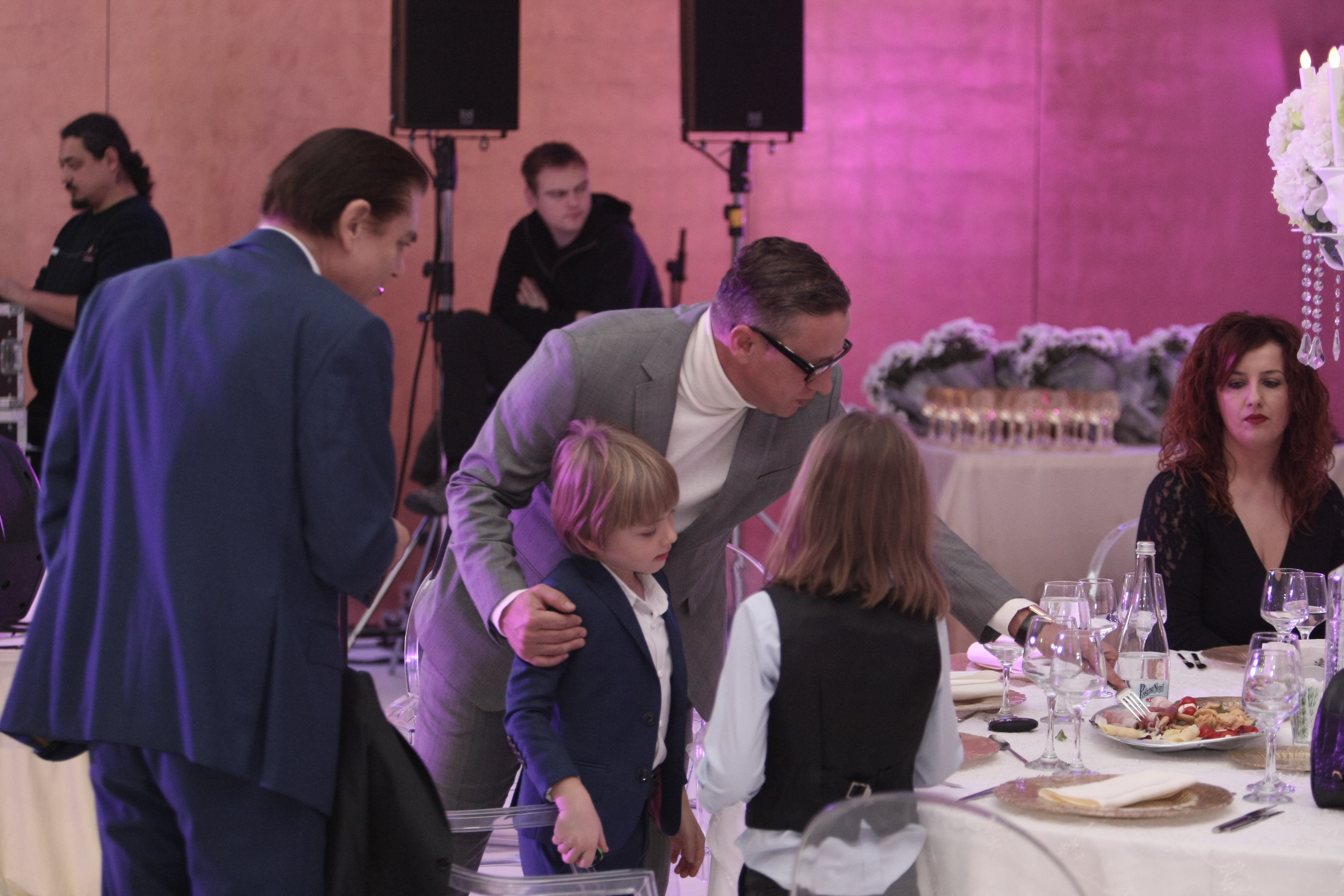 FOTO EXCLUSIV/ Nobil, nobil, dar tot copil! Prințul Carol Ferdinand a făcut ravagii la un eveniment monden