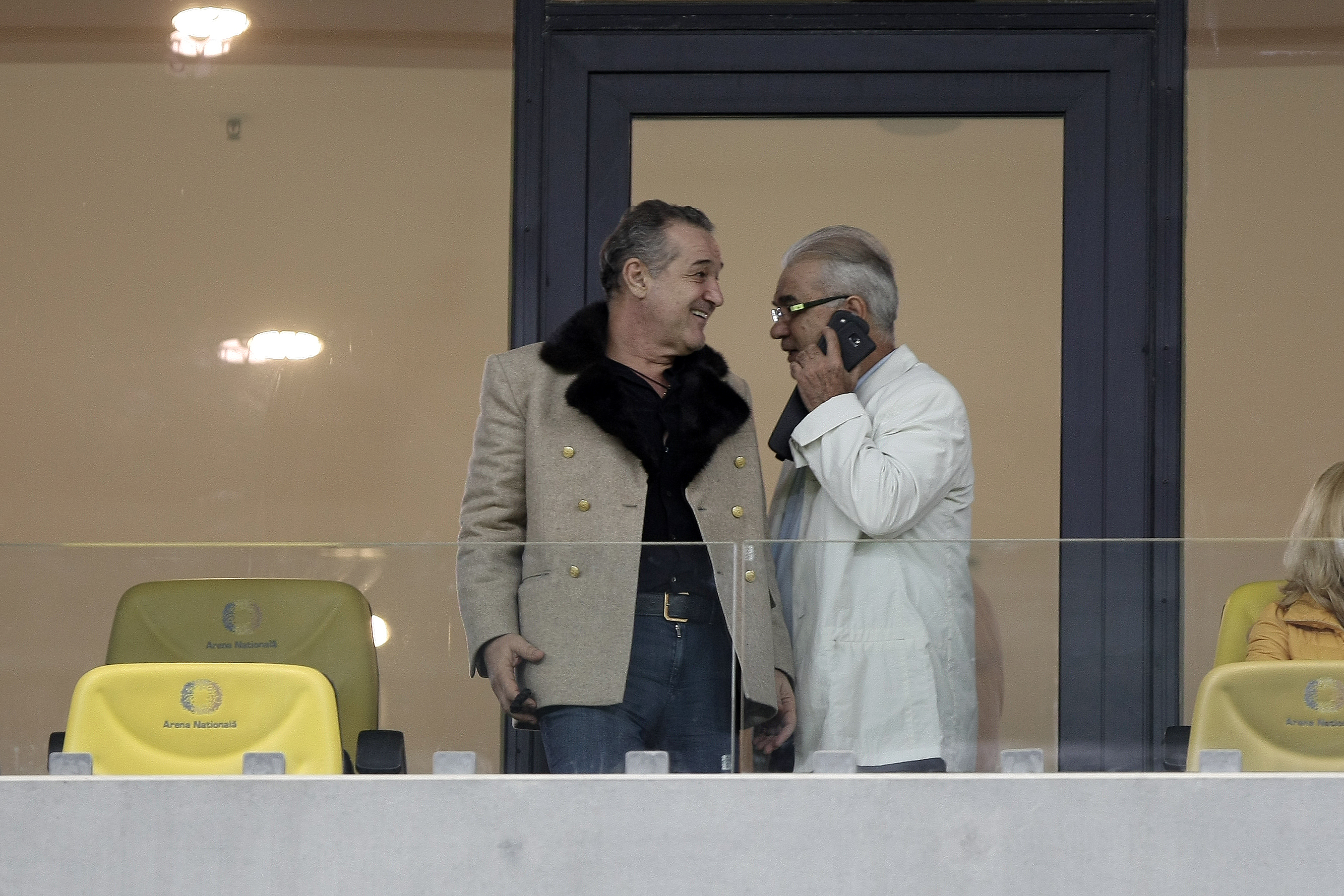 Liga I: Steaua - FC Voluntari 3-1. ^Hamroun, Chipciu și Stanciu l-au ridicat de pe bancă pe Rădoi, antrenorul fără licență al campioanei. Odată cu el, și pe ”principalul”-marionetă Țiți Dumitriu / GALERIE FOTO