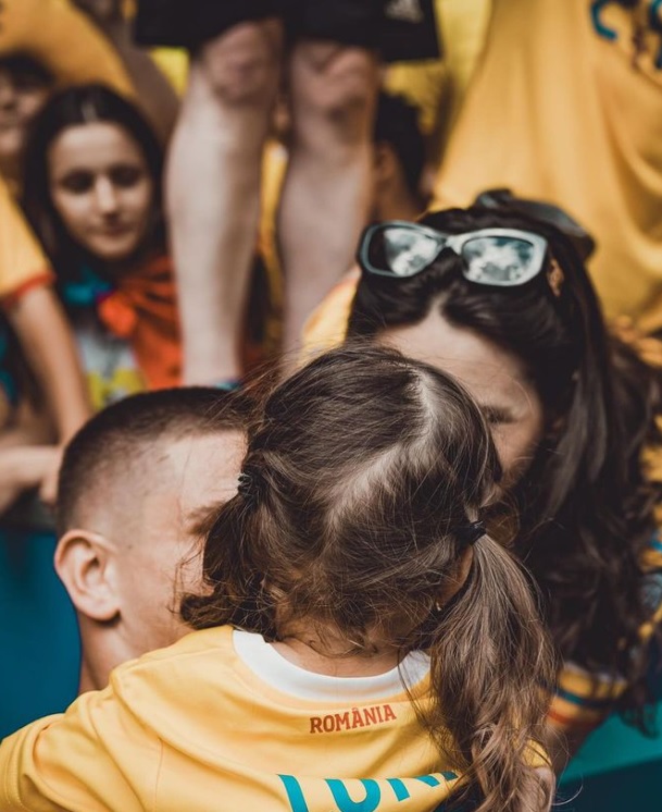 Cine e soția lui Răzvan Marin. Crina are o carieră de succes în stomatologie și e și mama unei fetițe