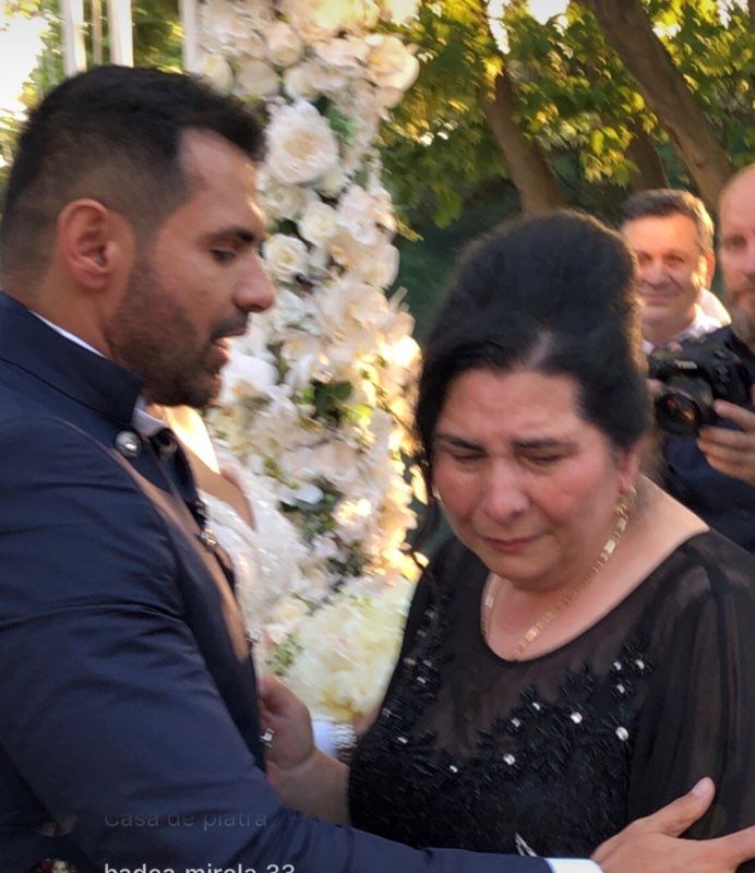 Mama lui Florin Pastramă nu și-a mai stăpânit lacrimile. A plâns la nunta fiului ei cu Brigitte Sfăt