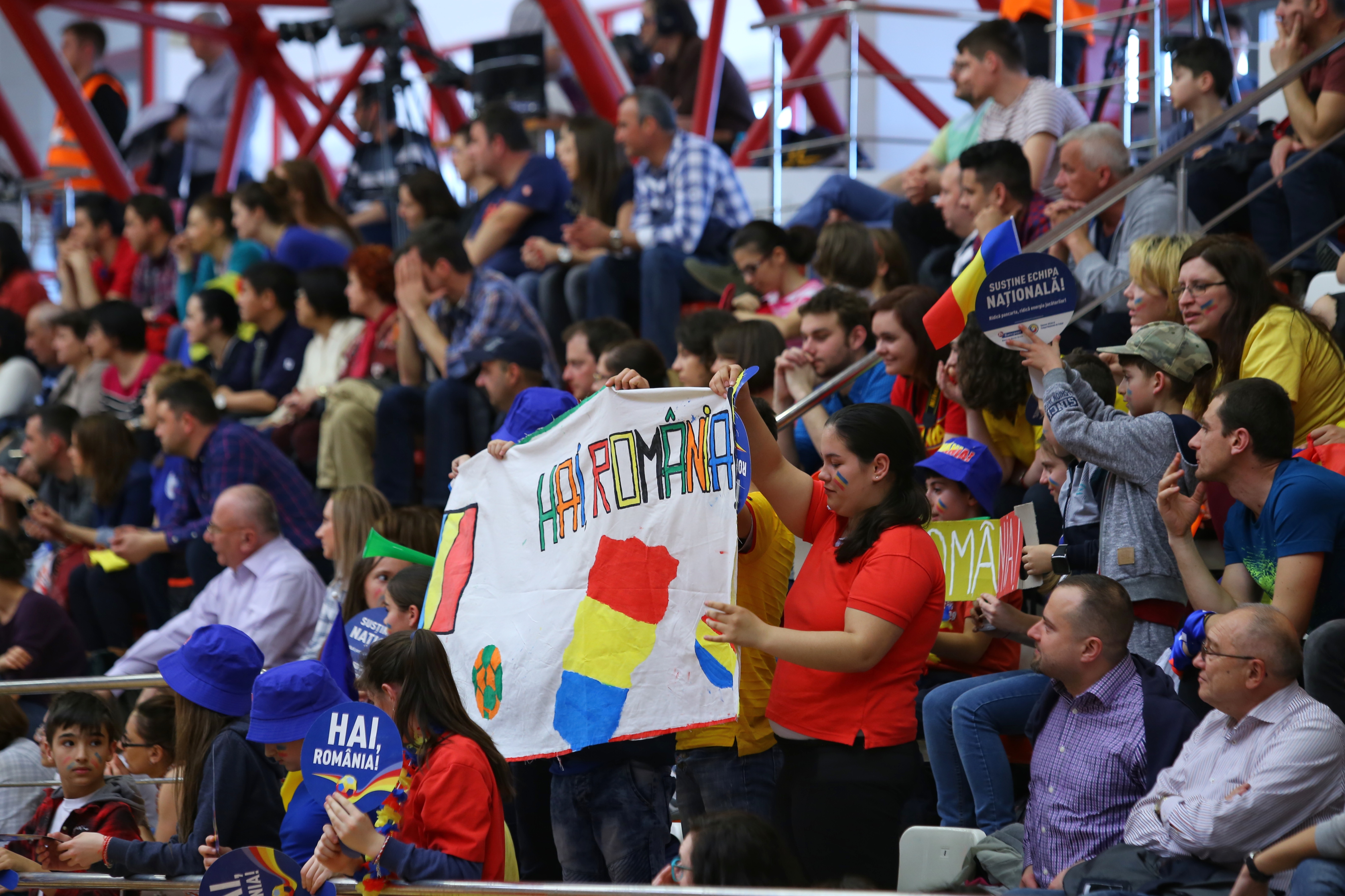Handbal. România și Spania și-au împărțit victoriile. Cristina Neagu - premiată / GALERIE FOTO