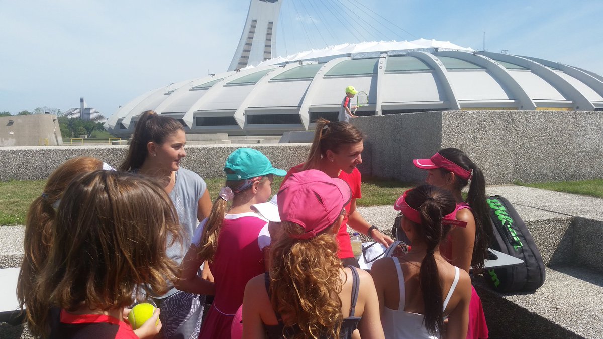 Simona Halep a ajuns la Montreal pentru turneul Rogers Cup. Tenismena are întâlnire cu o mare campioană / GALERIE FOTO