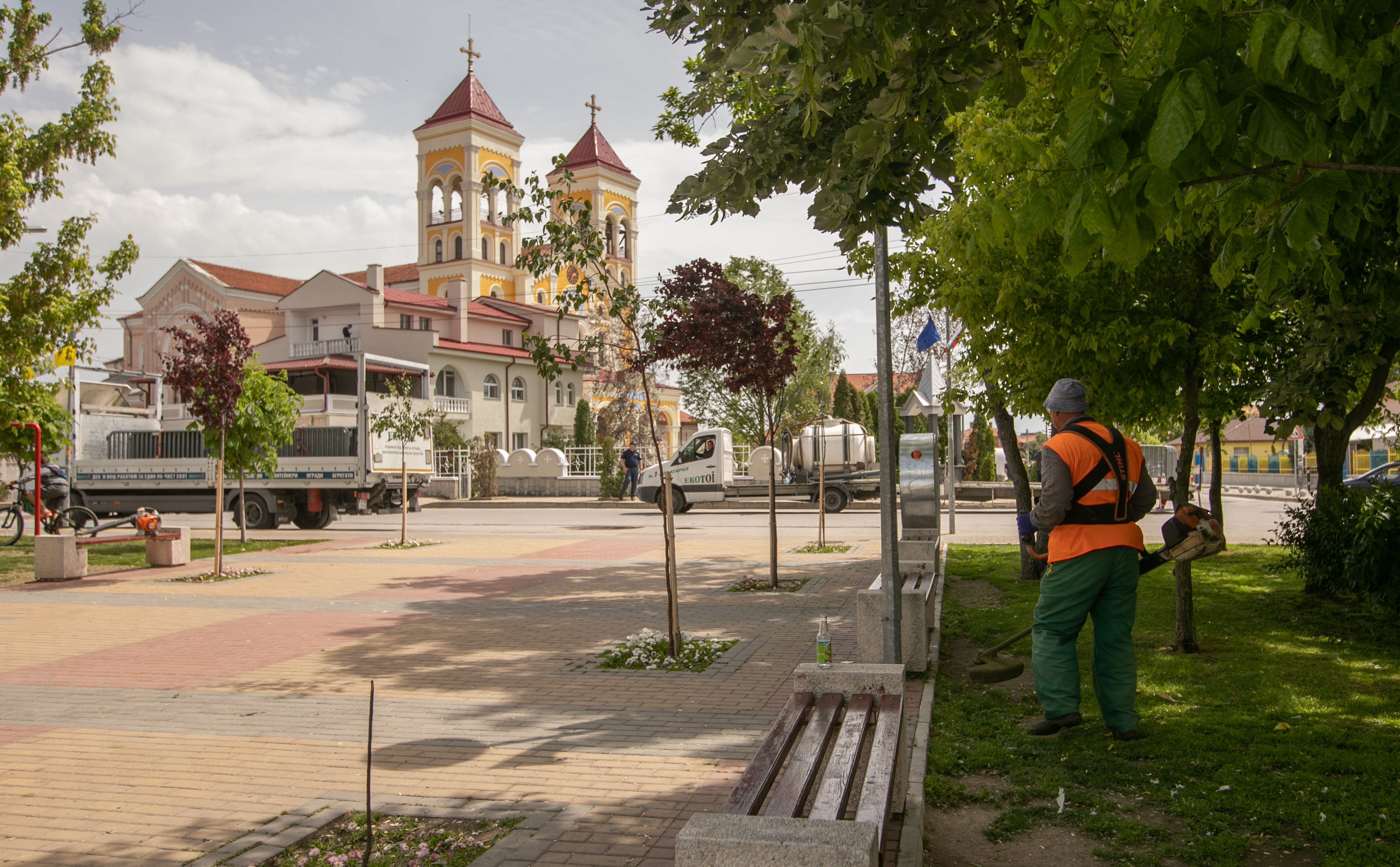 CORESPONDENȚĂ din Bulgaria | Papa vine în Urziceniul vecinilor! Ultimele pregătiri înainte de sosirea Suveranului Pontif la Rakovski, un orășel de doar 17.000 locuitori