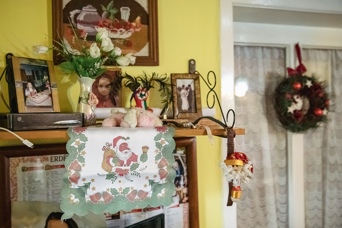 Cum arată Sărbătorile sfârșitului de an într-un sat majoritar maghiar din Covasna: „Degeaba ne văităm, pensia tot mică rămâne”