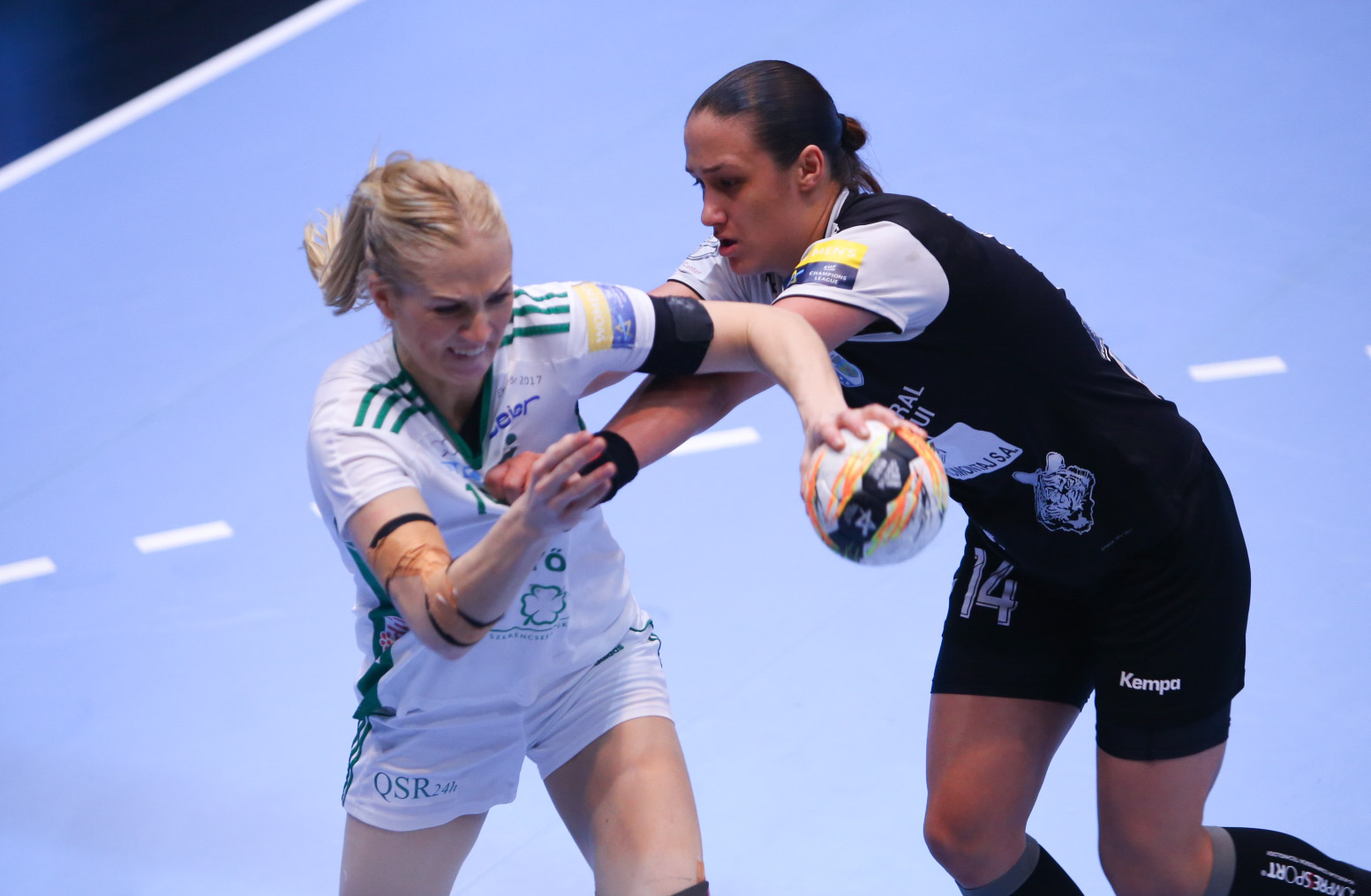 Liga Campionilor, handbal, feminin: CSM București - Gyor 22-24. ^"Tigroaicele" - în "sferturi" cu Rostov-Don, HCM Baia Mare  - cu Buducnost / FOTO