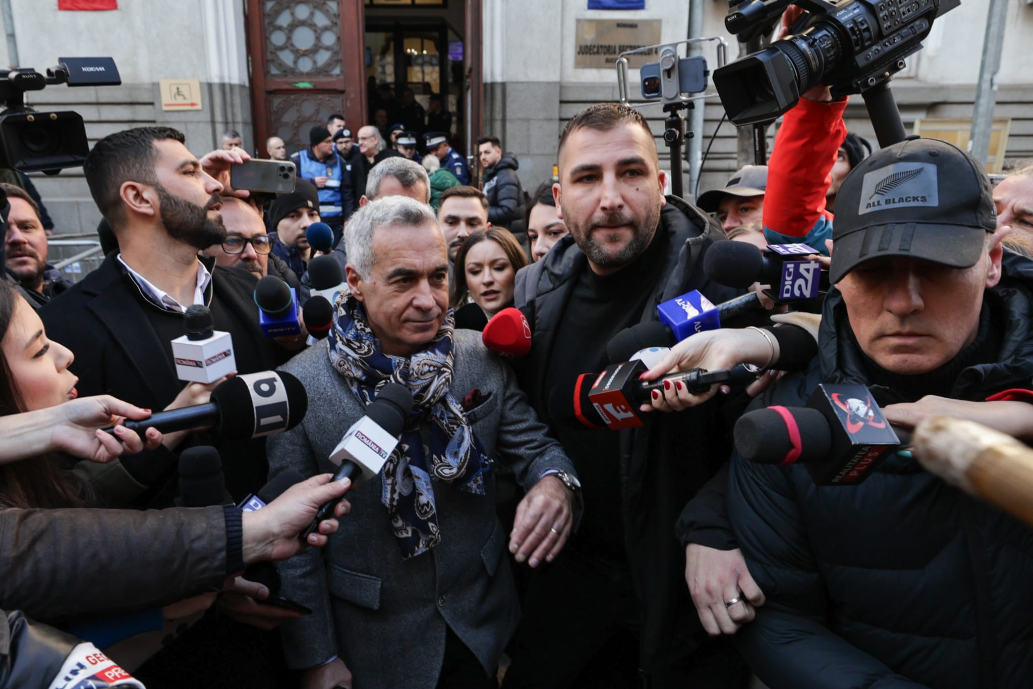 Călin Georgescu află mâine dacă scapă de controlul judiciar: „Sunt foarte încrezător”
